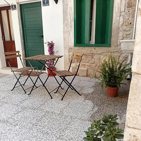 Casa de hóspedes And With Parking Space Komiza, Vis - 24523 Komiža